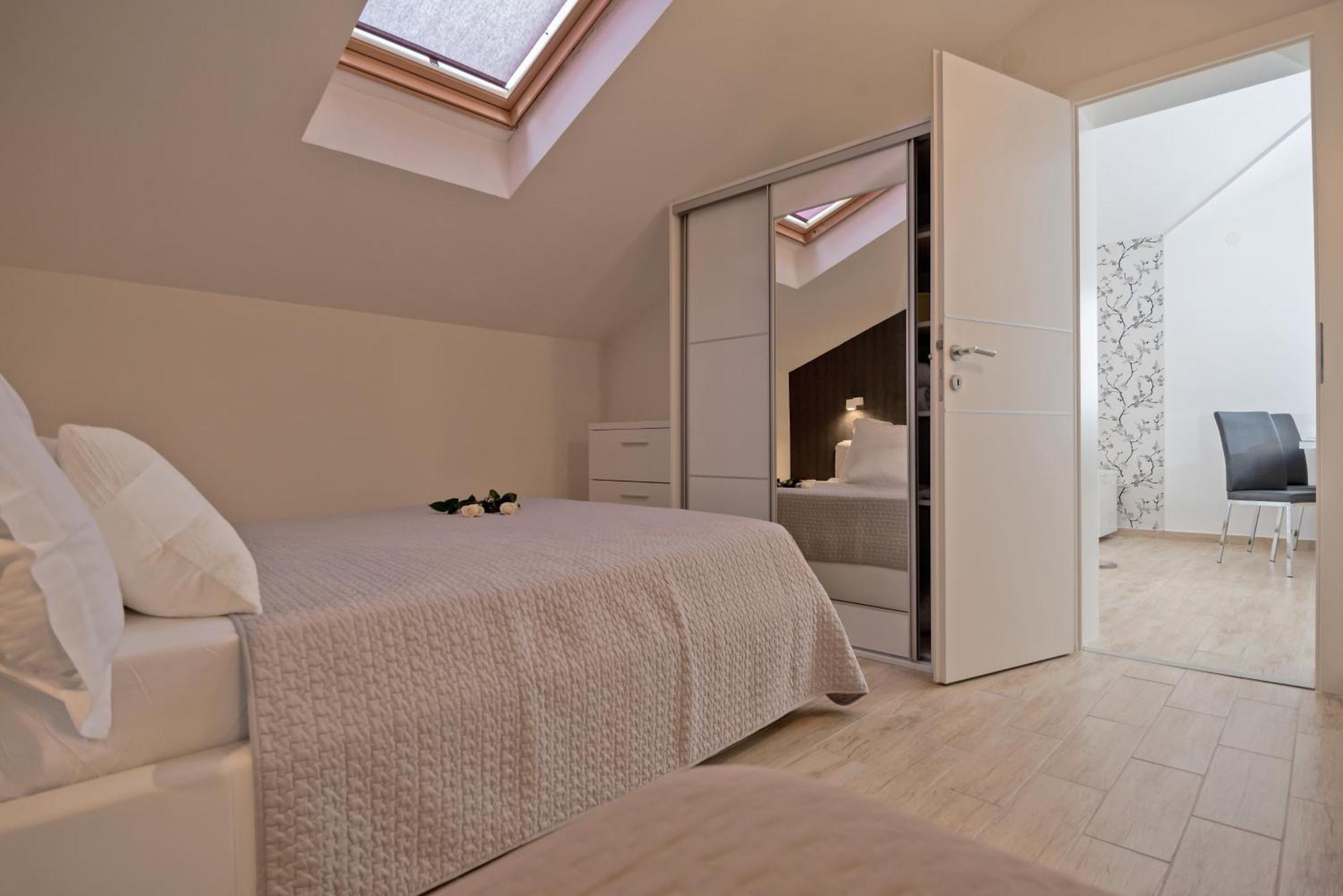 Apartments And Rooms With Parking Space Rogoznica - 10339 Zimmer foto