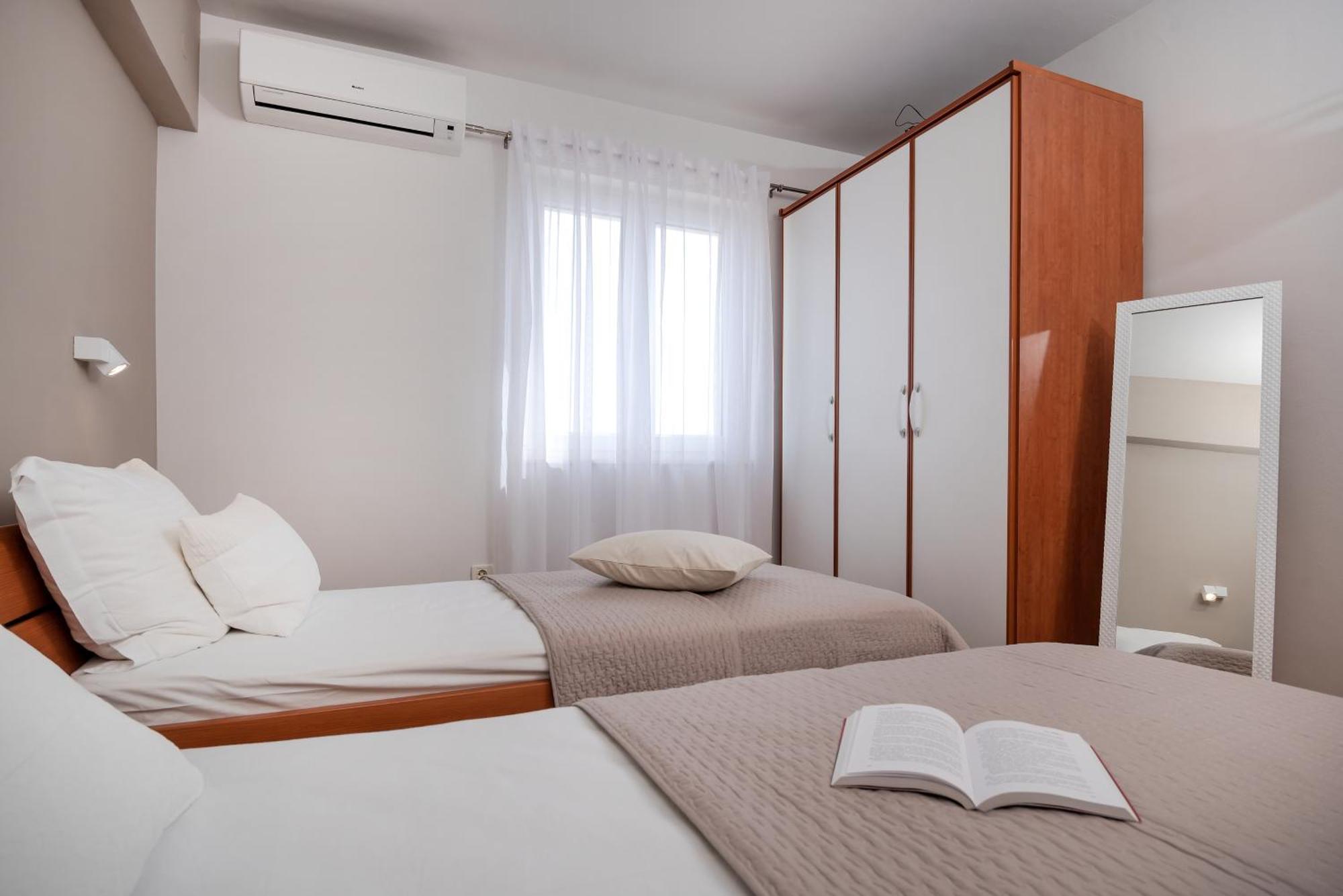 Apartments And Rooms With Parking Space Rogoznica - 10339 Zimmer foto